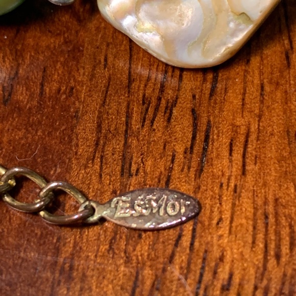 Vintage Green abalone shell necklace with intermittent pearlized looking beads. - Picture 5 of 6